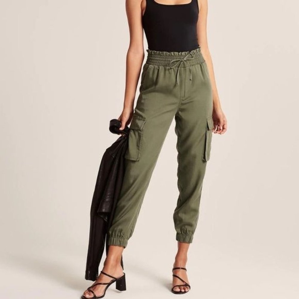 Abercrombie & Fitch Cargo Joggers Olive Green High Rise Paperbag Waist